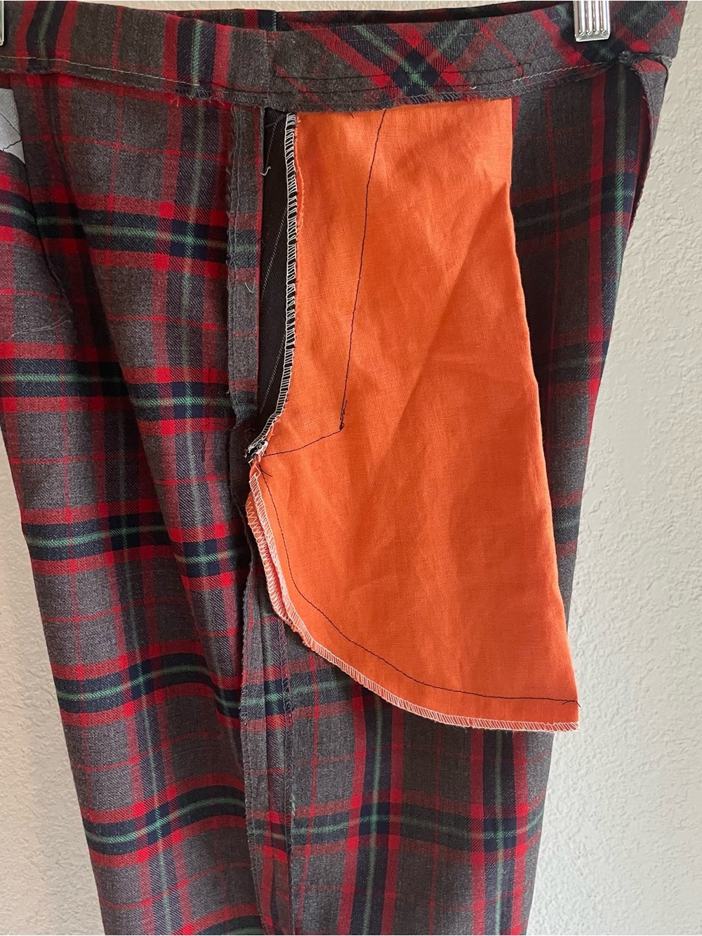 Vintage 50s 60s Women's Red plaid tartan trousers gray tone upcycled - Picture 12 of 12